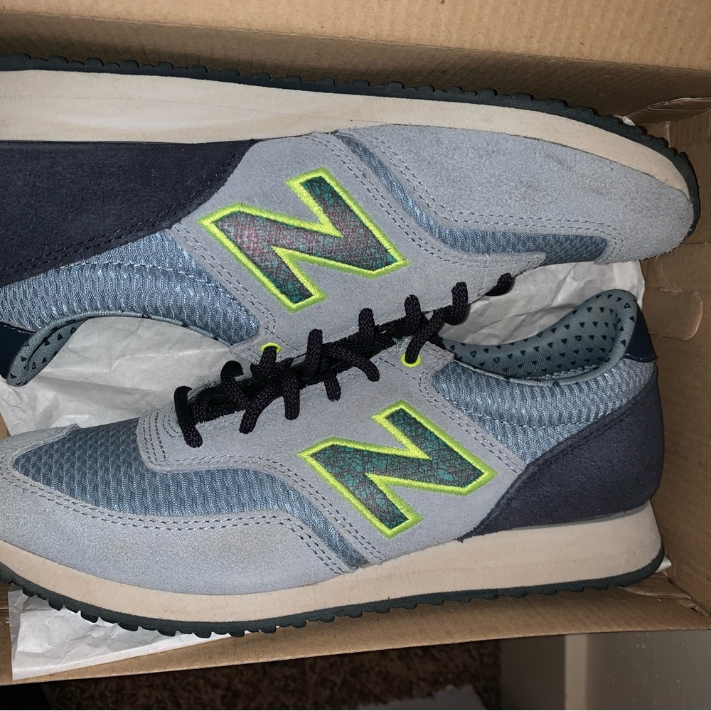 Womens New Balance 620 Sneakers View 2